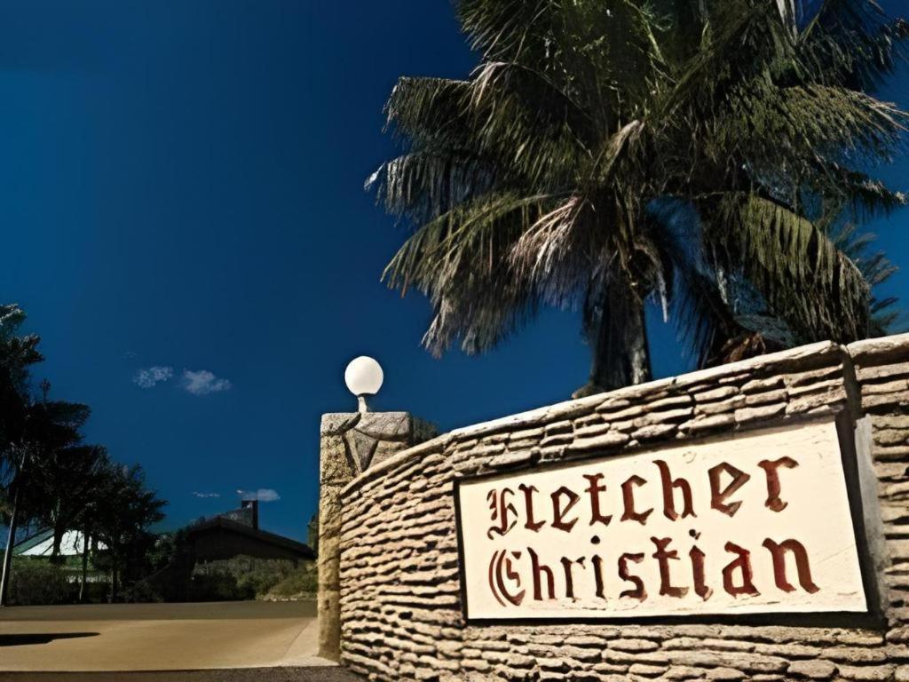 Fletcher Christian Holiday Hotel Бернт Пайн Екстериор снимка